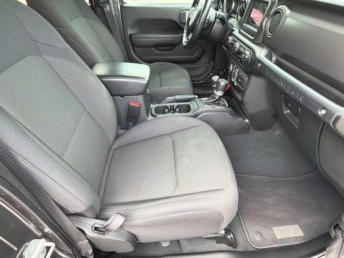 Used 2022 Jeep Wrangler Unlimited Sport AWD/4WD image 13