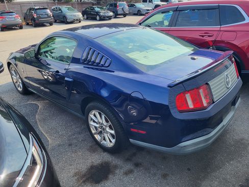 Used 2010 Ford Mustang Coupe RWD image 6