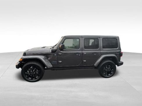 Used 2025 Jeep Wrangler Unlimited Sahara w/ Safety Group image 3