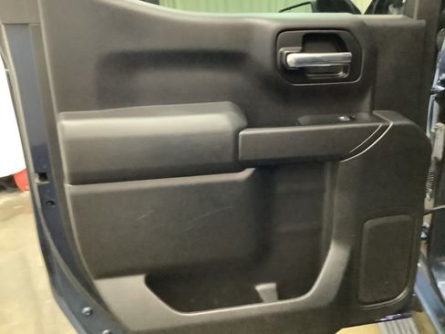 Used 2019 GMC Sierra 1500 4x4 Crew Cab w/ Convenience Package image 21
