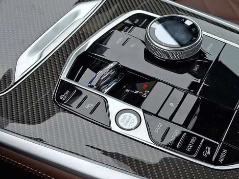 New 2026 BMW X5 M60i image 6