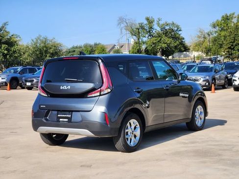 Certified 2025 Kia Soul LX w/ LX Technology Package FWD image 7