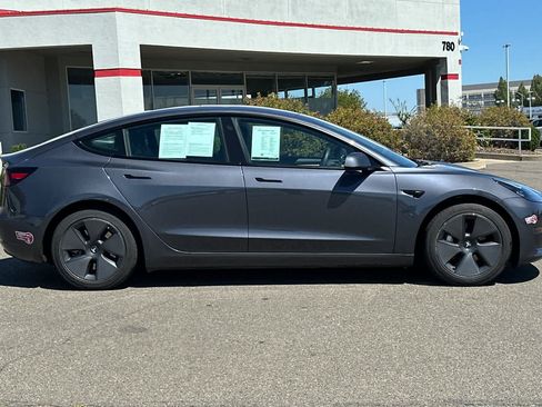 Used 2023 Tesla Model 3 Standard Range RWD image 6