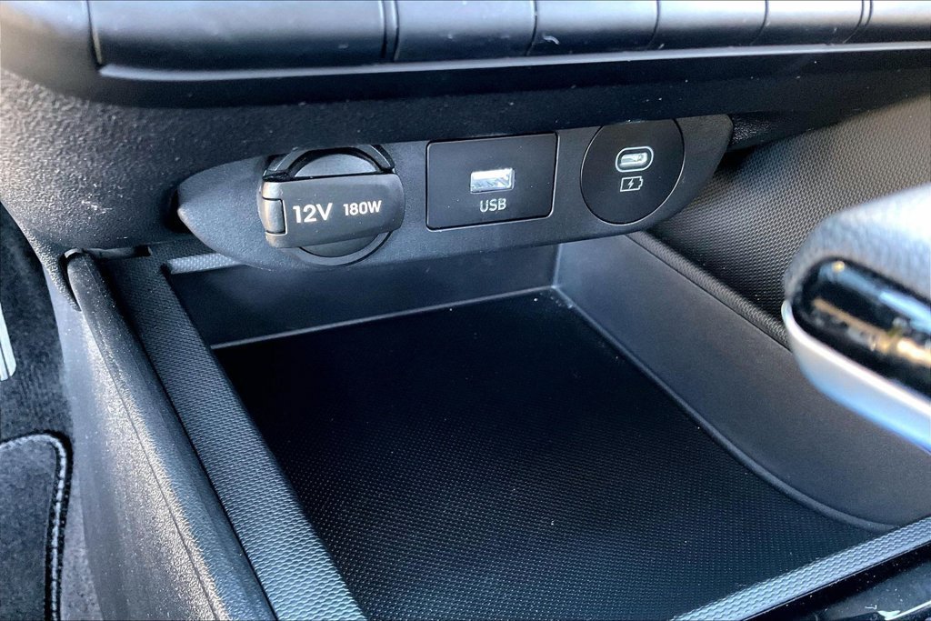 Used 2024 Hyundai Elantra SE FWD image 15