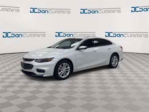 Used 2018 Chevrolet Malibu LT w/ Leather Package image 4