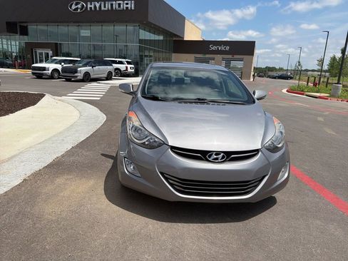 Used 2012 Hyundai Elantra Limited FWD image 2