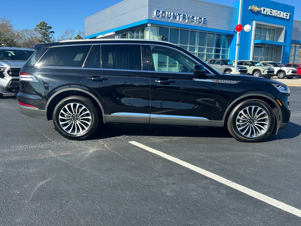 Used 2023 Lincoln Aviator Reserve w/ Elements Package Plus RWD image 3
