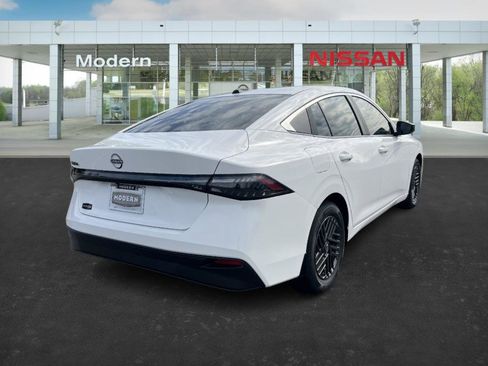 New 2026 Nissan Sentra SV image 5