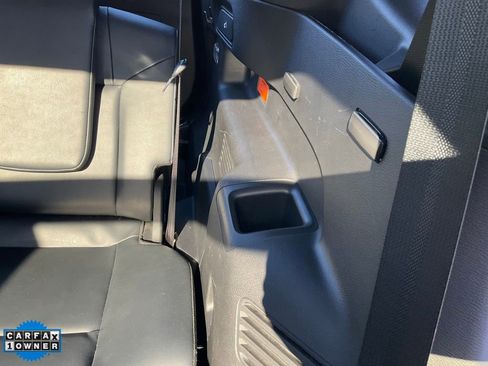 Used 2023 Mitsubishi Outlander SE image 36