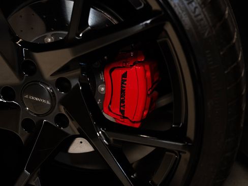 Used 2023 Lamborghini Urus Performante AWD/4WD image 17
