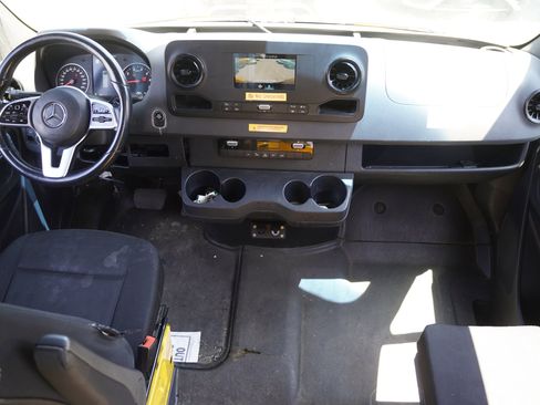 Used 2021 Mercedes-Benz Sprinter 2500 w/ Acoustic Package image 18