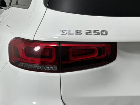 Used 2023 Mercedes-Benz GLB 250 image 36