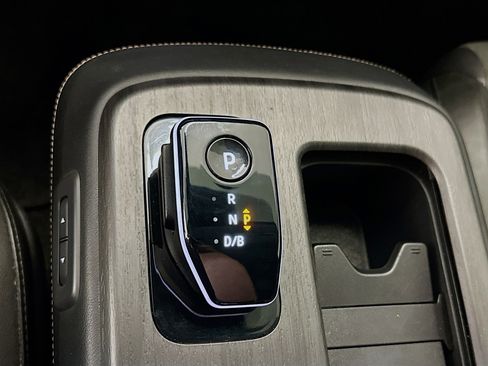 Used 2023 Nissan Ariya AWD image 25