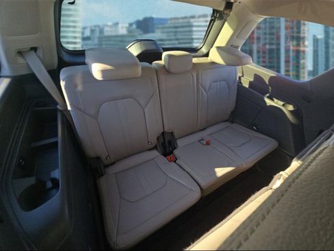 Used 2021 Ford Expedition Limited image 10