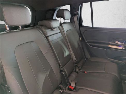 Used 2025 Mercedes-Benz GLB 250 image 17