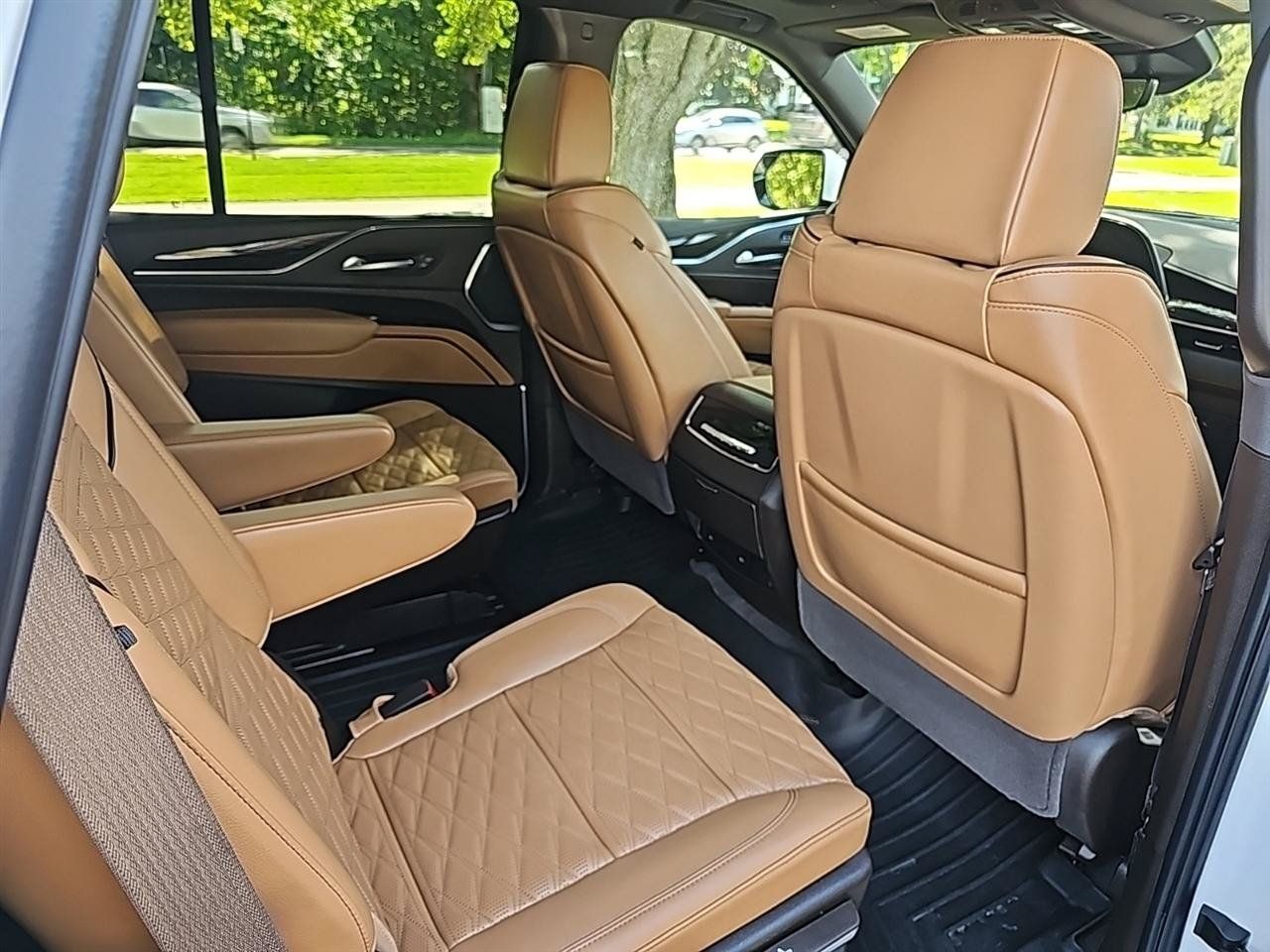 Used 2024 Cadillac Escalade Sport w/ Touring Package AWD/4WD image 15