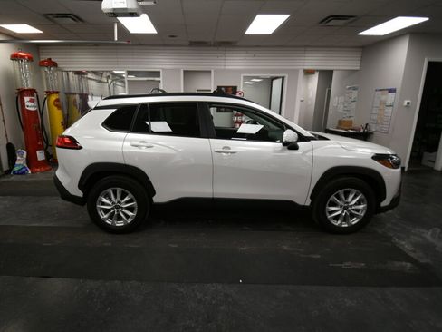 Certified 2023 Toyota Corolla Cross LE image 8