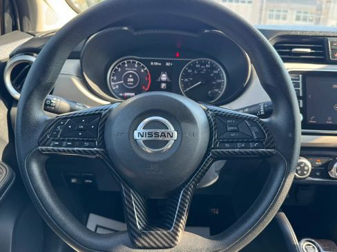 Used 2022 Nissan Versa SV FWD image 36