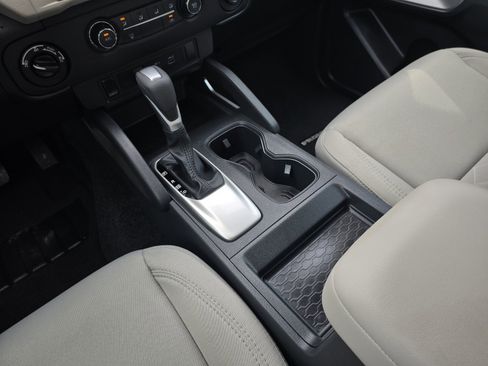 Certified 2025 Nissan Frontier SV AWD/4WD image 18