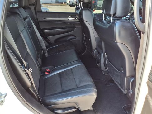 Used 2020 Jeep Grand Cherokee Altitude image 15