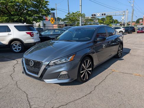 Used 2022 Nissan Altima 2.5 SR image 1