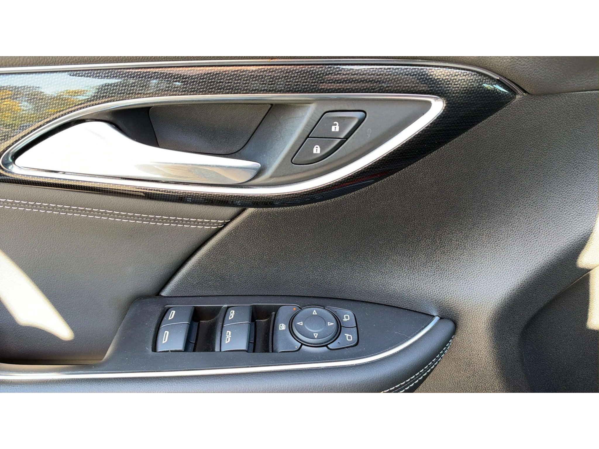 Used 2023 Buick Envision Preferred AWD/4WD image 19