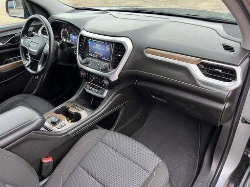 Used 2023 GMC Acadia SLE w/ Driver Convenience Package image 11
