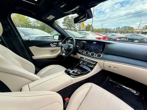 Used 2017 Mercedes-Benz E 300 4MATIC image 34