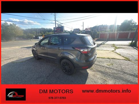 Used 2018 Ford Escape SE w/ SE Sport Appearance Package AWD/4WD image 4