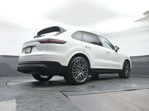 Used 2022 Porsche Cayenne AWD/4WD image 39