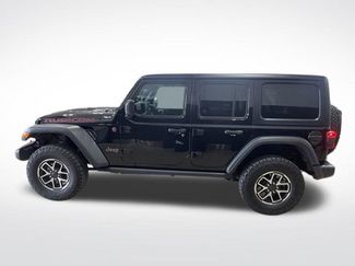 Used 2025 Jeep Wrangler Unlimited Rubicon video 2