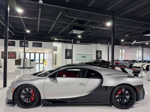 Used 2023 Bugatti Chiron Pur Sport image 4