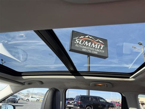 Used 2018 Jeep Compass Latitude image 11