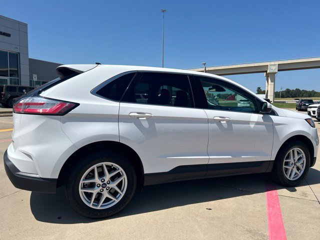 Used 2022 Ford Edge SEL AWD/4WD image 16