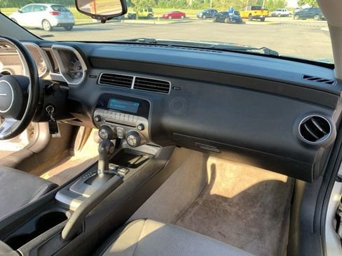 Used 2010 Chevrolet Camaro LT image 14