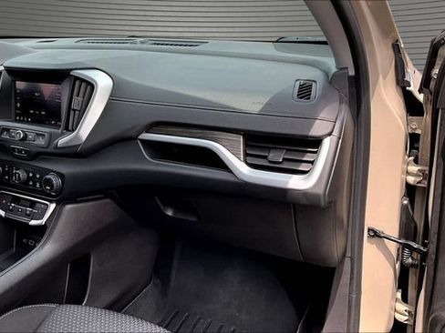 Used 2023 GMC Terrain SLE w/ Driver Convenience Package FWD image 25