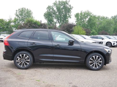 New 2025 Volvo XC60 B5 Core w/ Protection Package Premier image 2