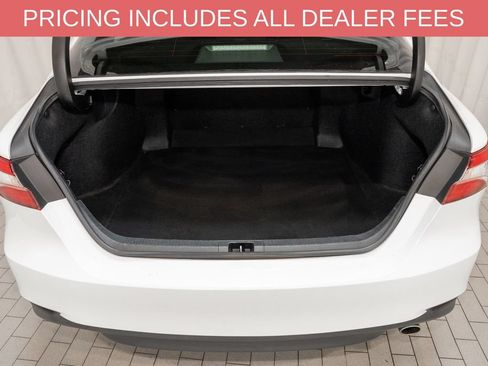 Used 2018 Toyota Camry FWD image 5