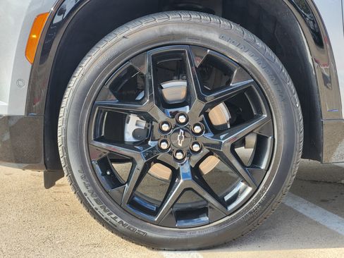 Used 2024 Chevrolet Traverse RS image 12