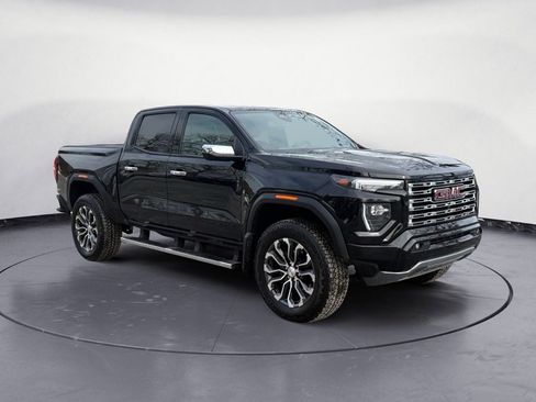 Used 2024 GMC Canyon Denali image 7