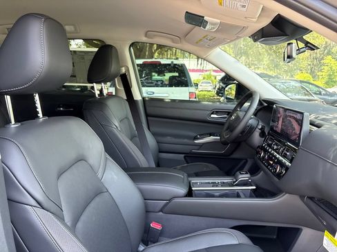New 2026 Nissan Pathfinder SL FWD image 26