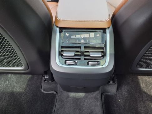 Certified 2025 Volvo XC90 B5 Plus image 7