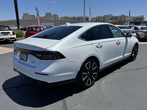 Used 2024 Honda Accord Touring image 10