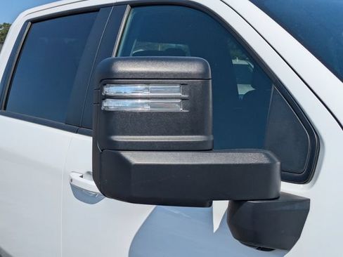 Used 2024 Chevrolet Silverado 2500 LT AWD/4WD image 11