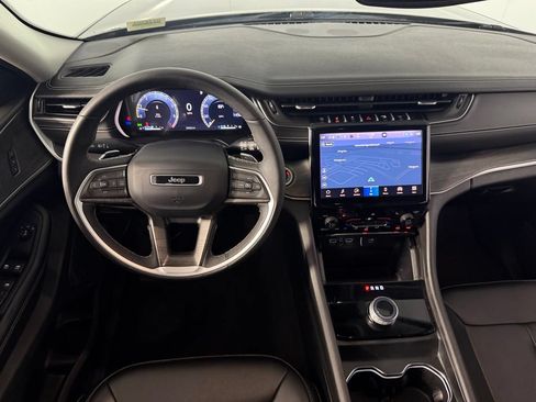 Used 2023 Jeep Grand Cherokee Limited RWD image 15