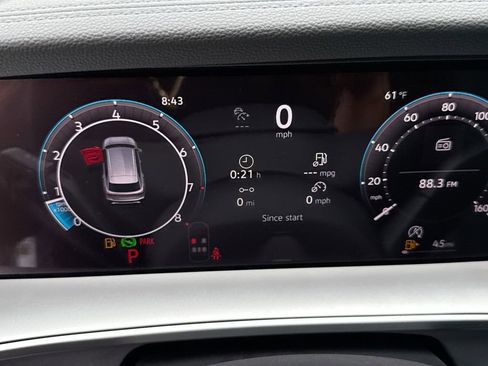 New 2026 Volkswagen Tiguan SE R-Line FWD image 10