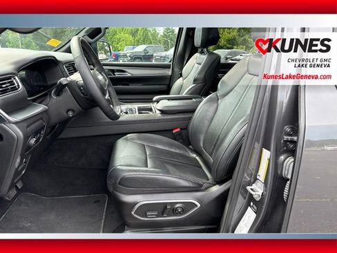 Used 2024 Jeep Wagoneer Series II AWD/4WD image 12