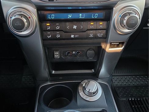 Used 2018 Toyota 4Runner Limited AWD/4WD image 17