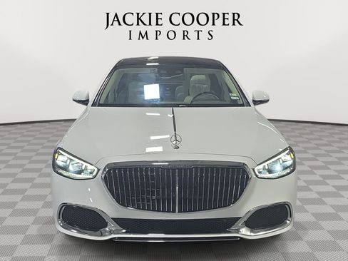 Used 2025 Mercedes-Benz Maybach S 580 4MATIC image 2