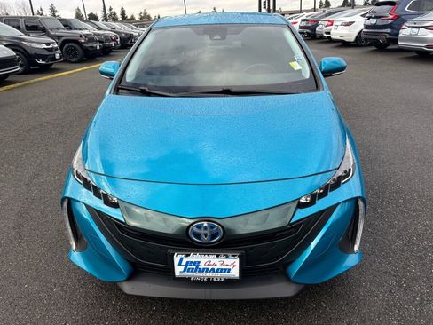Used 2018 Toyota Prius Prime Plus image 2